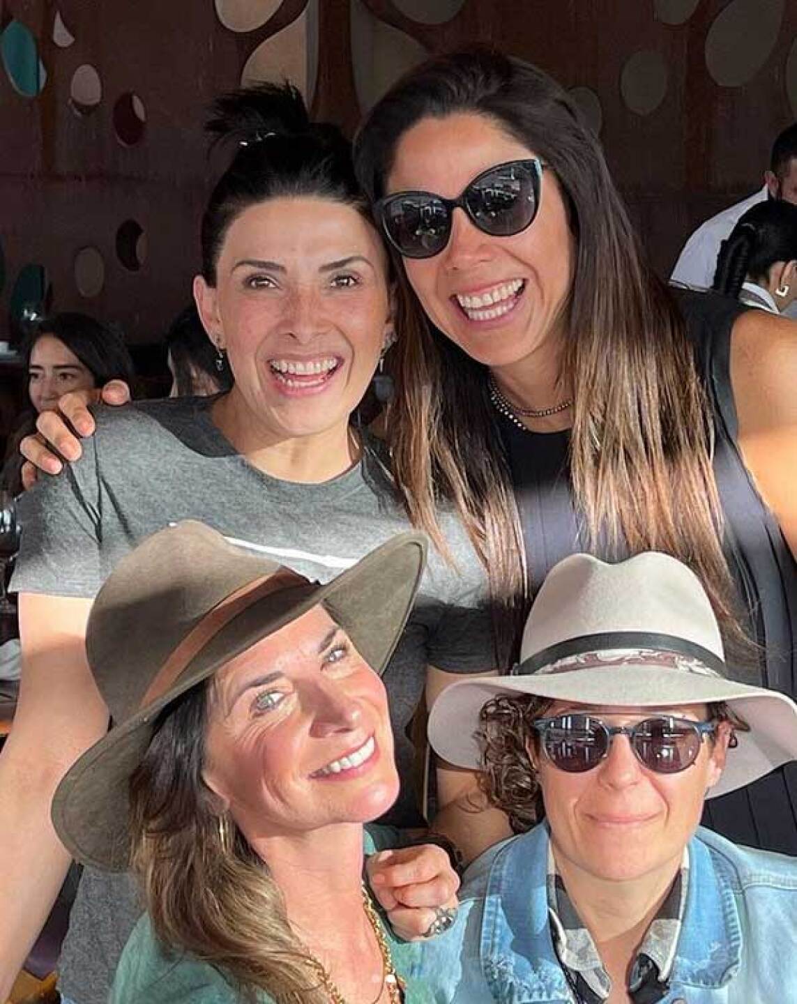 Paola Rojas se fue de vacaciones a un viñedo