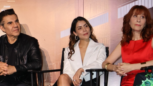 Película Adrián Uribe, María León y Mónica Huarte