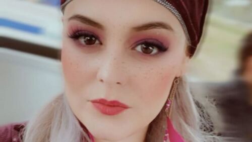 Allisson Lozz se luce en traje de baño tomando el sol