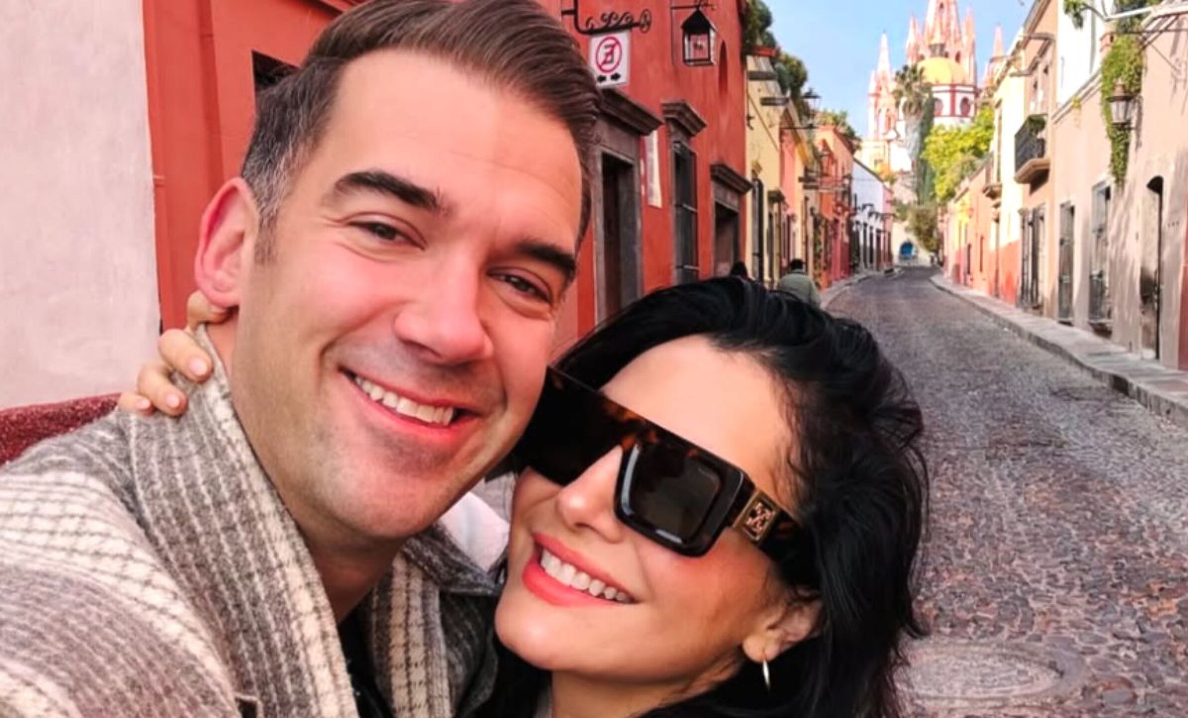 Lewis Howes y Martha Higareda