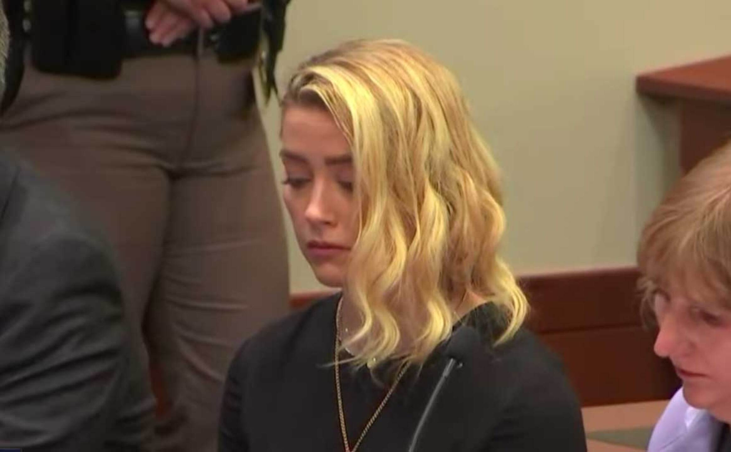 Johnny Depp gana juicio contra Amber Heard por difamación