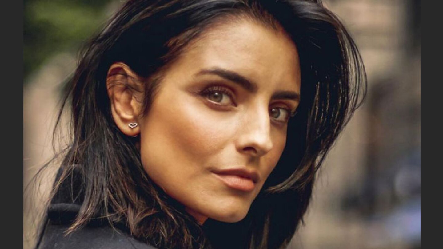 Aislinn Derbez Redes Sociales Críticas Seguidores Dientes Sonrisa Respuesta Burlas