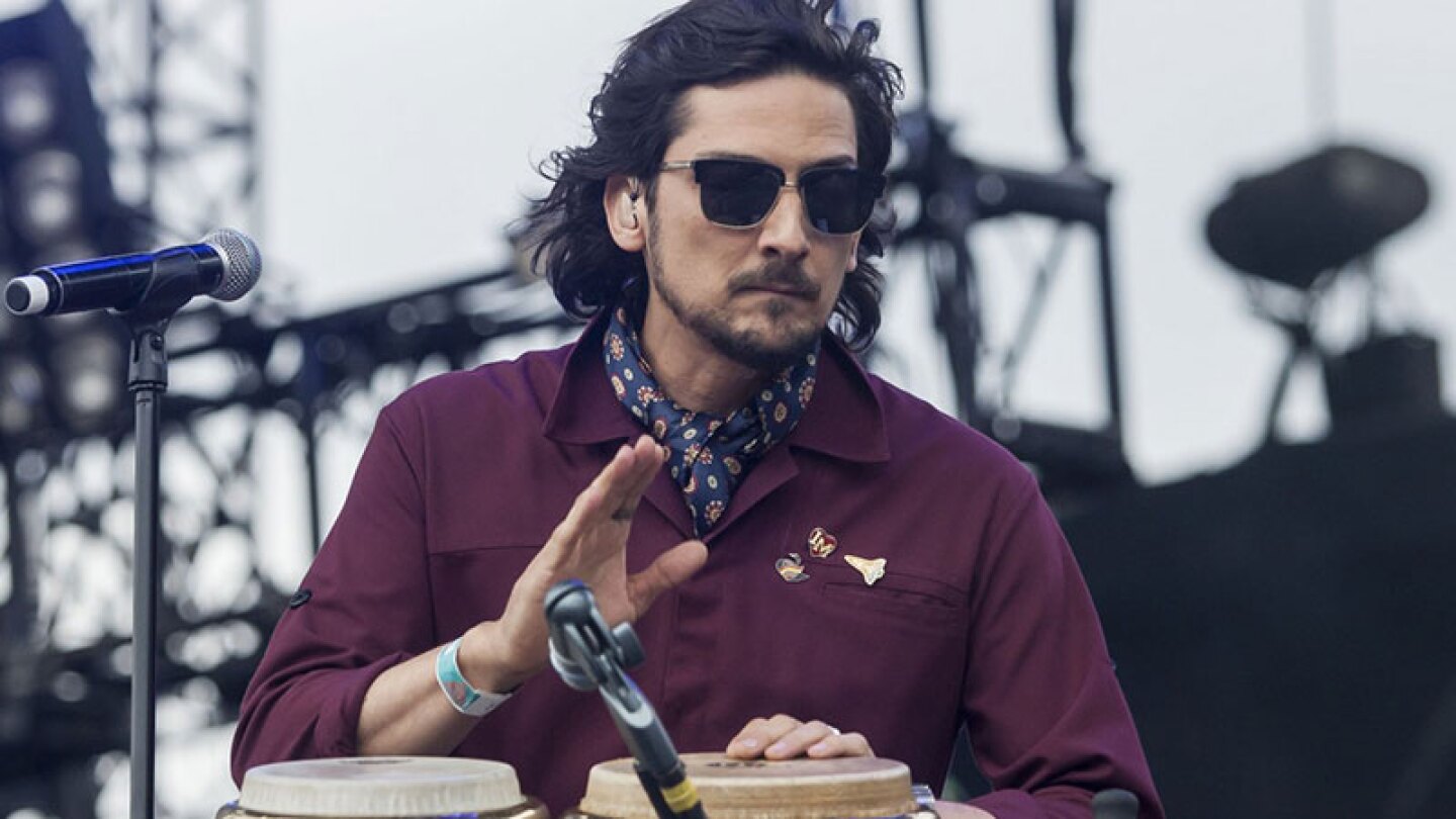 León Larregui, vocalista de Zoé, acusado de acosar, hostigar y violentar a cinco mujeres