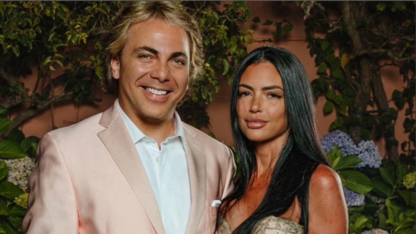 Cristian Castro y Mariela Sánchez.jpg