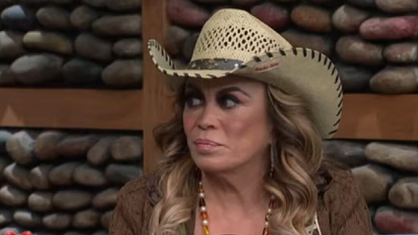 'La Chicuela' también recibió insultos por parte de dos académicos