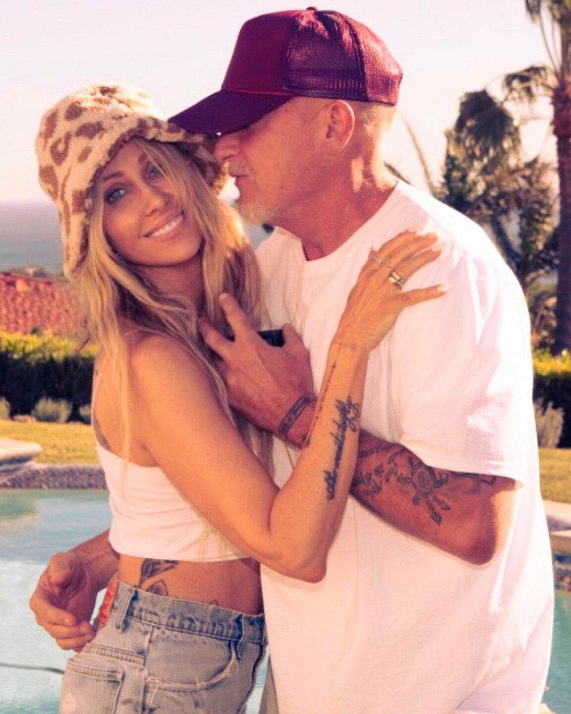 Tish Cyrus madre de Miley Cyrus se compromete