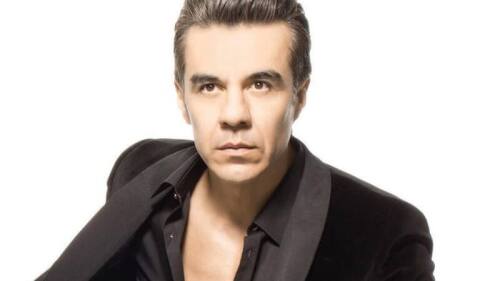 Adrián Uribe rompe en llanto al recordar su época de payasito