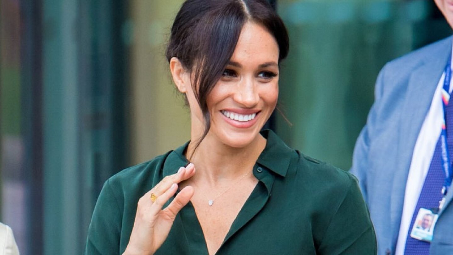 La duquesa de Sussex sorprendió al dejar de lado los abrigos.