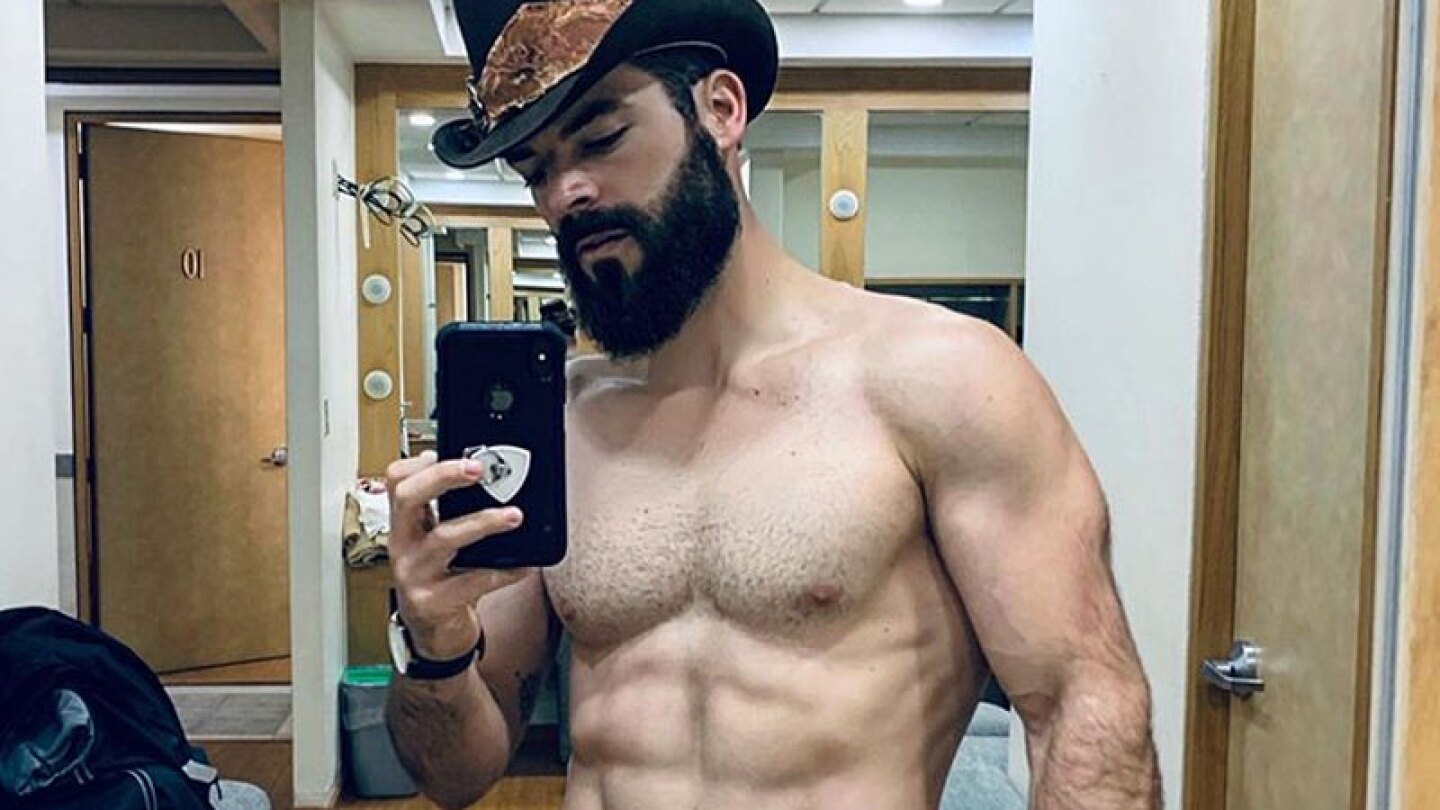 El esposo de Sandra Itzel dejó muy poco a la imaginación.
