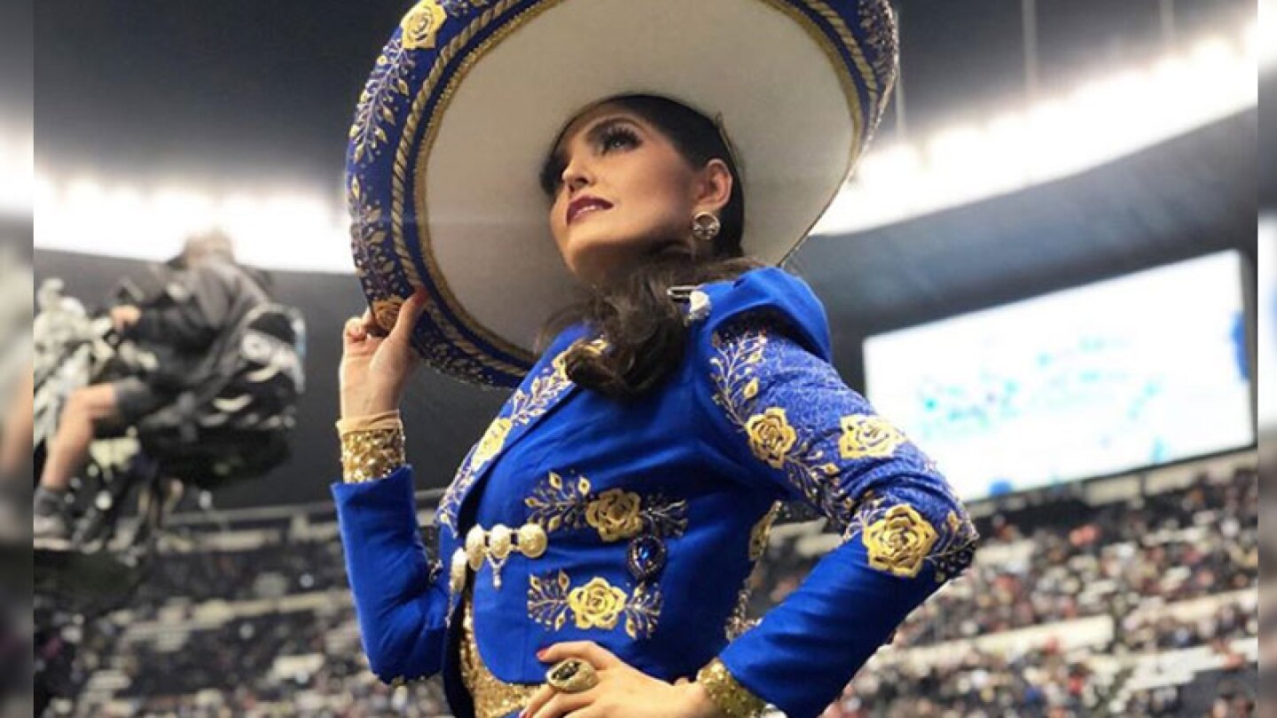 Asistentes se dieron cuenta de inmediato del error que había cometido la cantante.