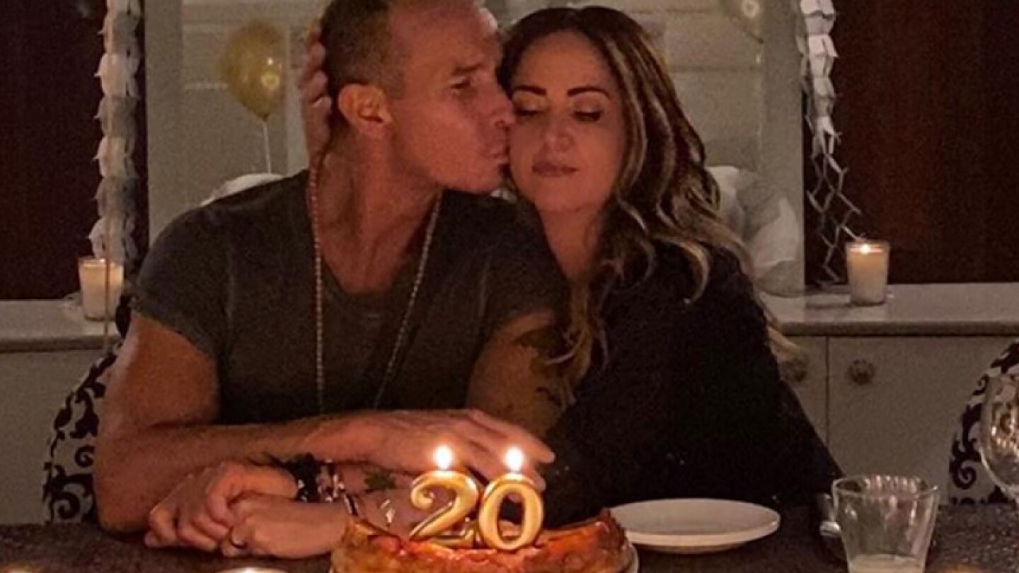 Andrea Legarreta convierte en restaurante su casa y sorprende a Erik Rubín