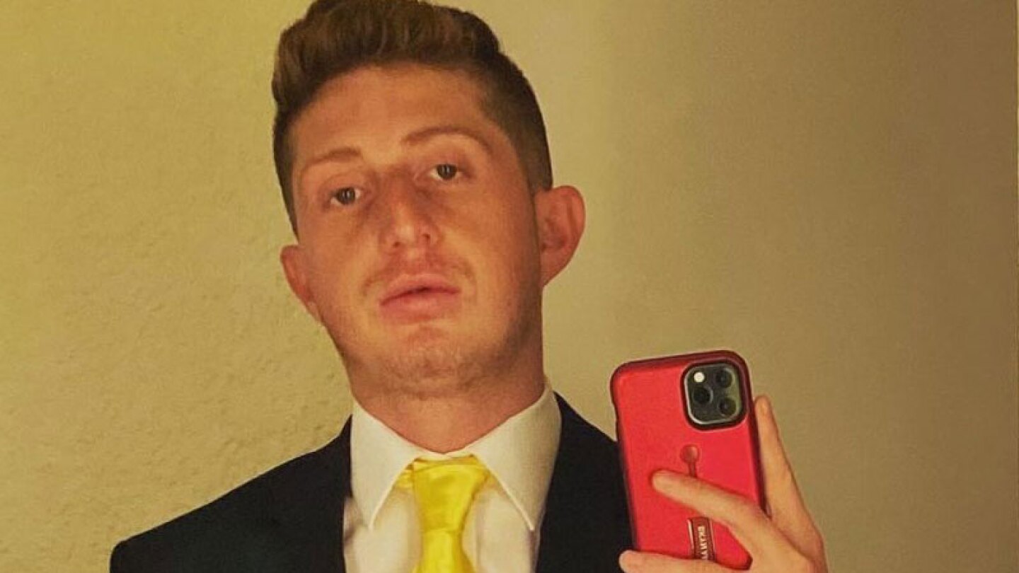 Octavio Ocaña: Tras vandalismo, reconstruyen la capilla ubicada en donde perdió la vida