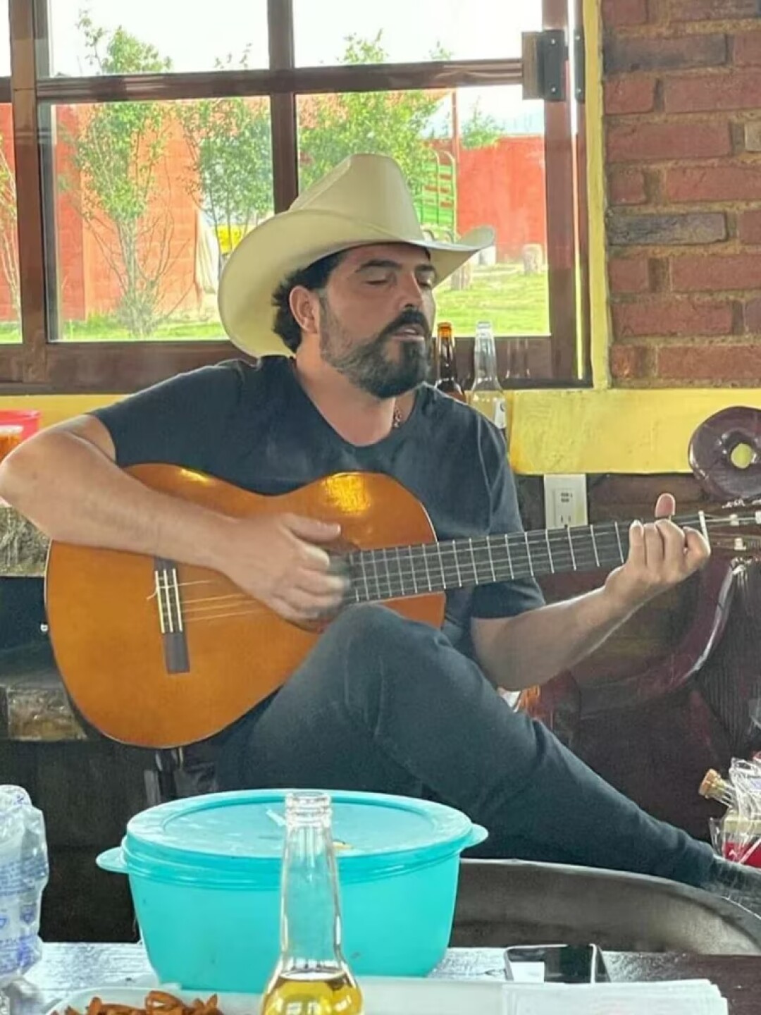 Paco Ugalde demanda a Ana Bárbara