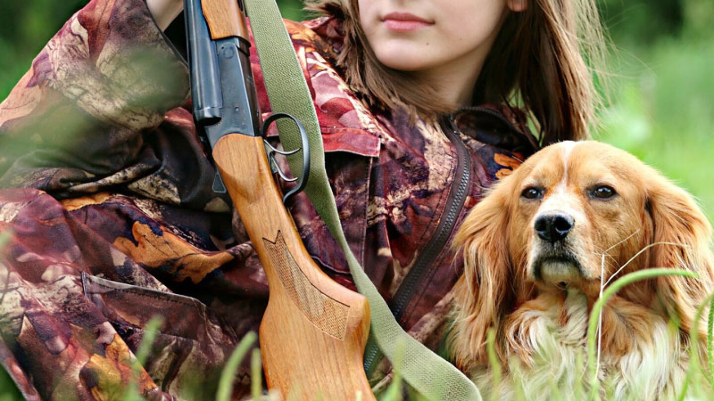 Detienen a youtuber por cazar animales