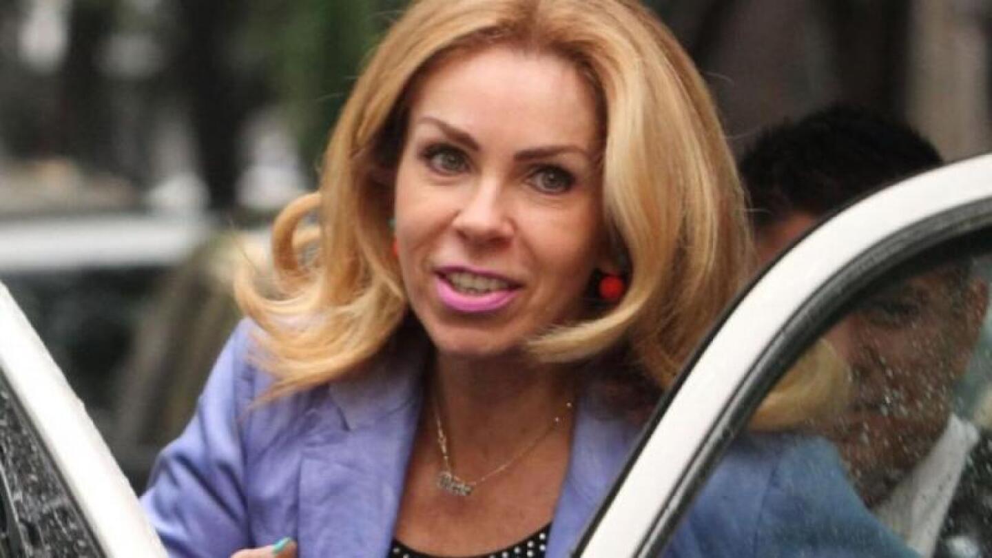 Durante su estancia en los foros de Televisa la guapa conductora también contó la dura batalla que atraviesa con su hija.