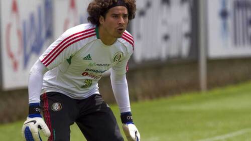 Guillermo Ochoa dejó atrás los rizos.