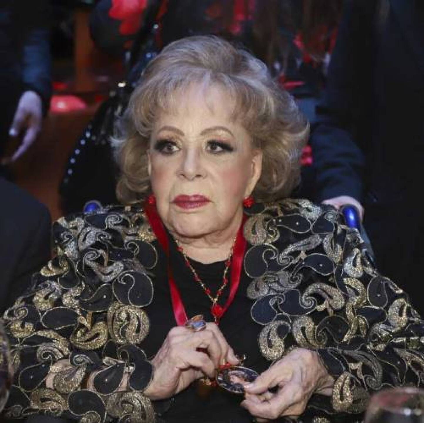 Silvia pinal permanece hospitalizada