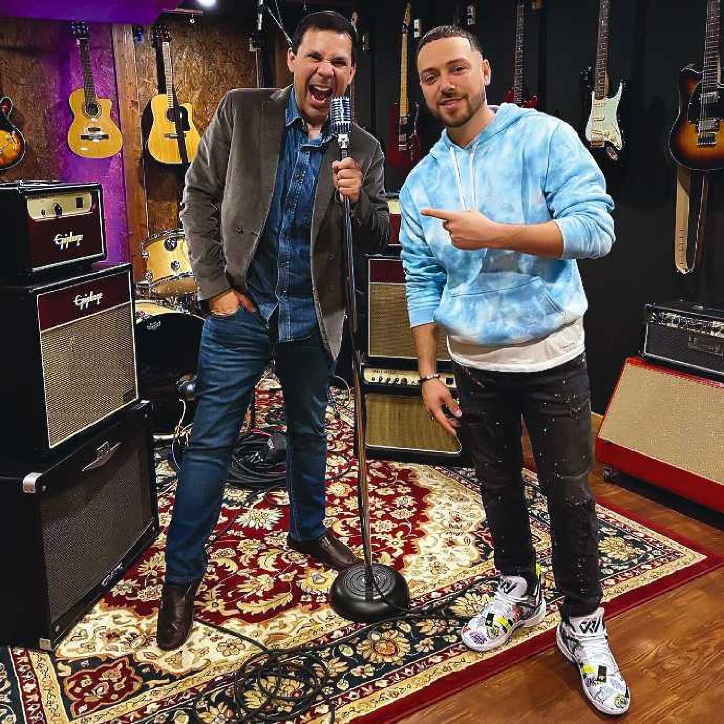 Sale a la luz que Pee Wee lleva tres años de casado ¡con su mánager!