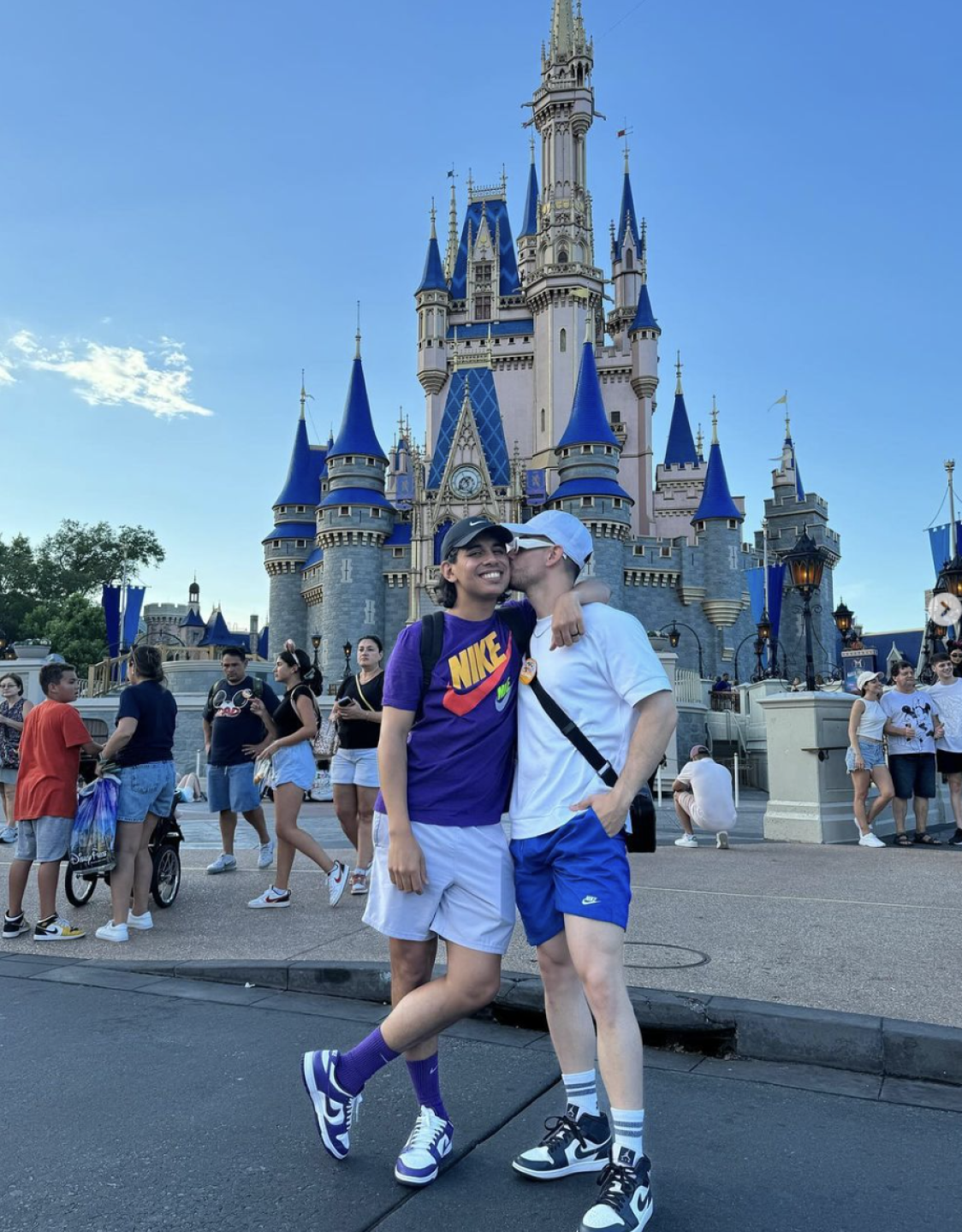 ¿Quién es Jonathan Bencomo, novio de Jhonny Caz?