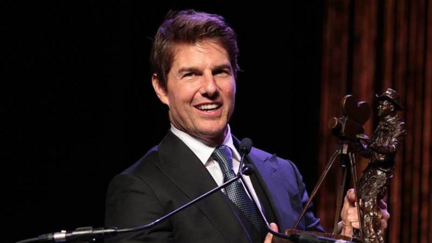 Tom Cruise regala deliciosos pasteles a sus conocidos
