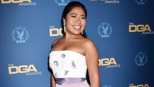 Yalitza Aparicio reaparace tras humillación e ignora a sus fans.