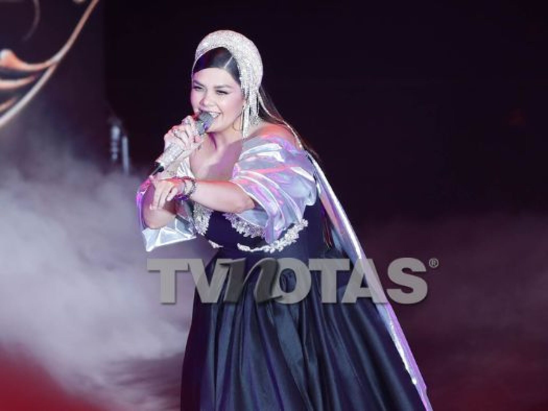 Yuridia triunfa en el Auditorio Nacional y en su primer "baby shower"