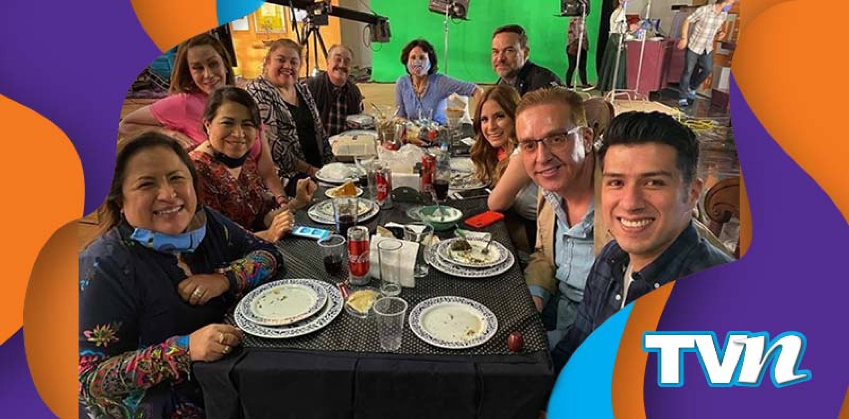 Pati Chapoy Conductora Estelar Ventaneando Cumpleaños pre fiesta Festejo Foro Compañeros Equipo de trabajo