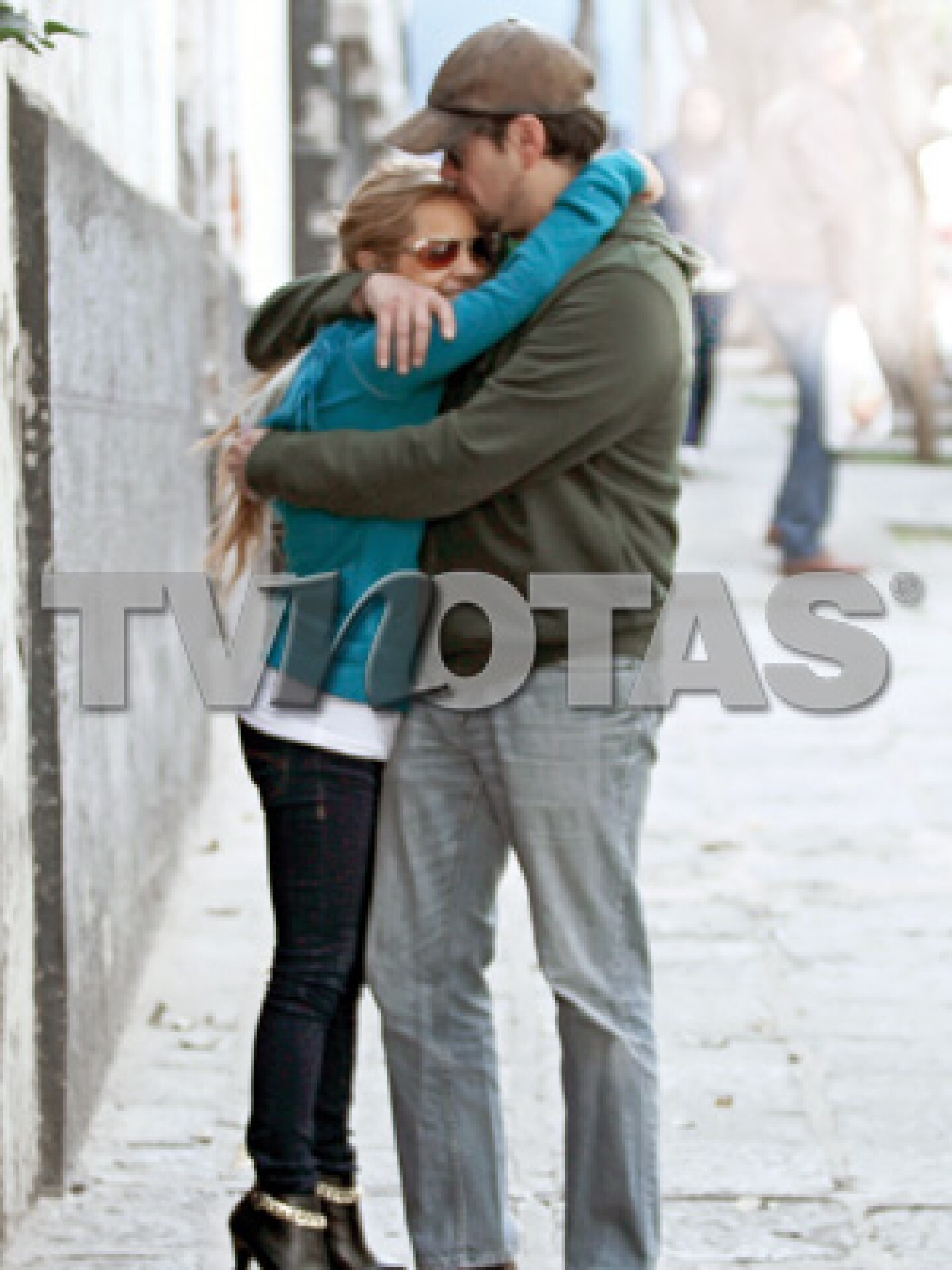 Rodrigo y su amiga derramaron miel en todo momento.