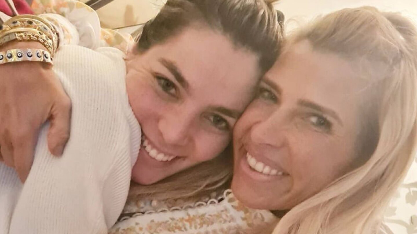 Madrastra de Frida Sofía le manda indirecta a Alejandra Guzmán