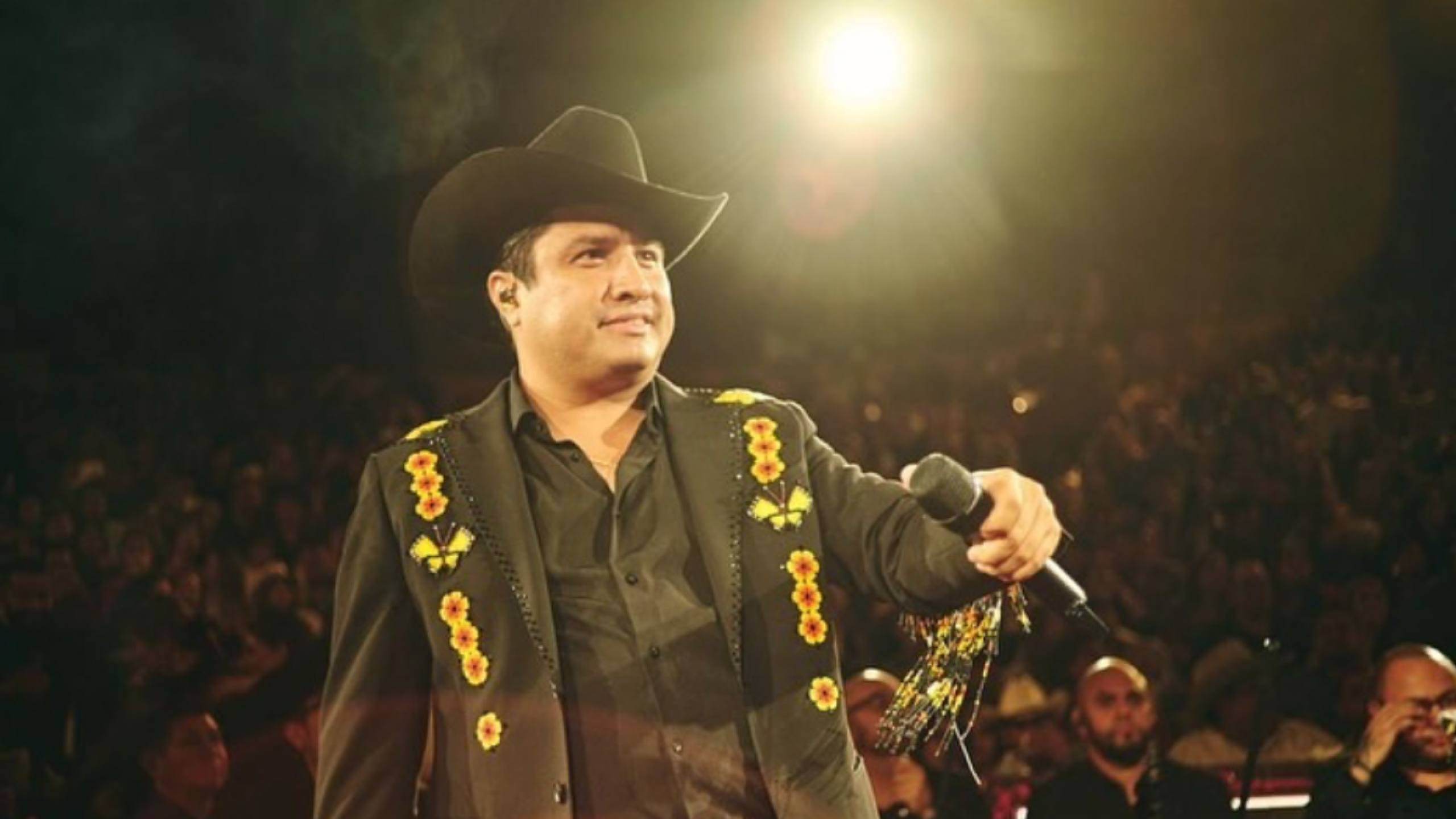 Julián Álvarez cantando