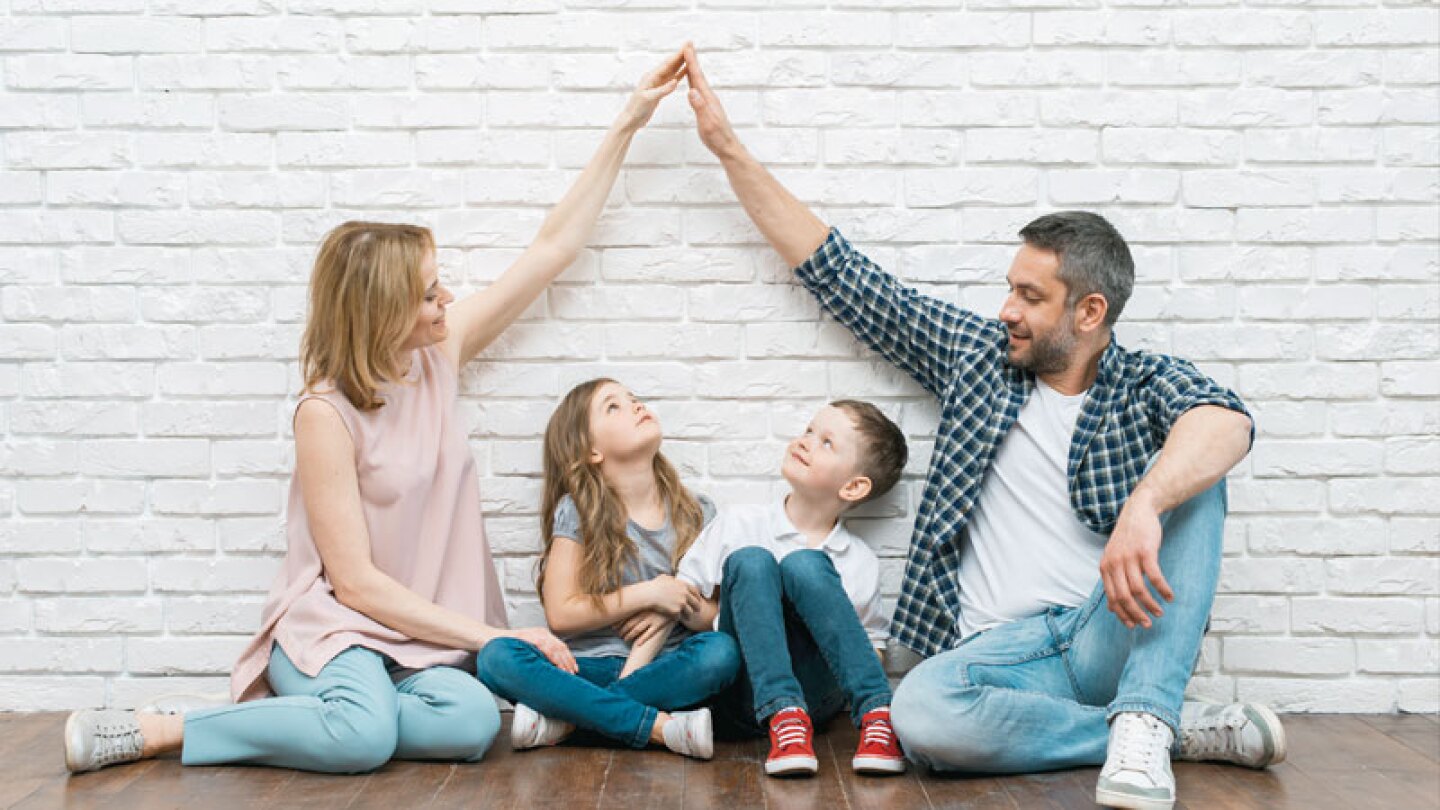 Cómo educar a tus hijos; para evitar el machismo. Creemos que el machismo es algo que se da en la sociedad, cuando en realidad surge en el hogar.