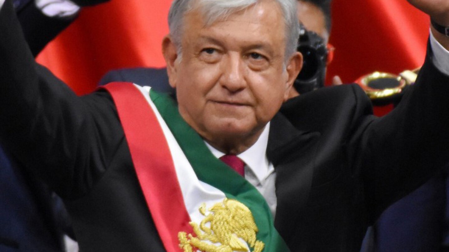 El presidente de México cumple su palabra, ¡regresa 22 mil pesos de su primera quincena!