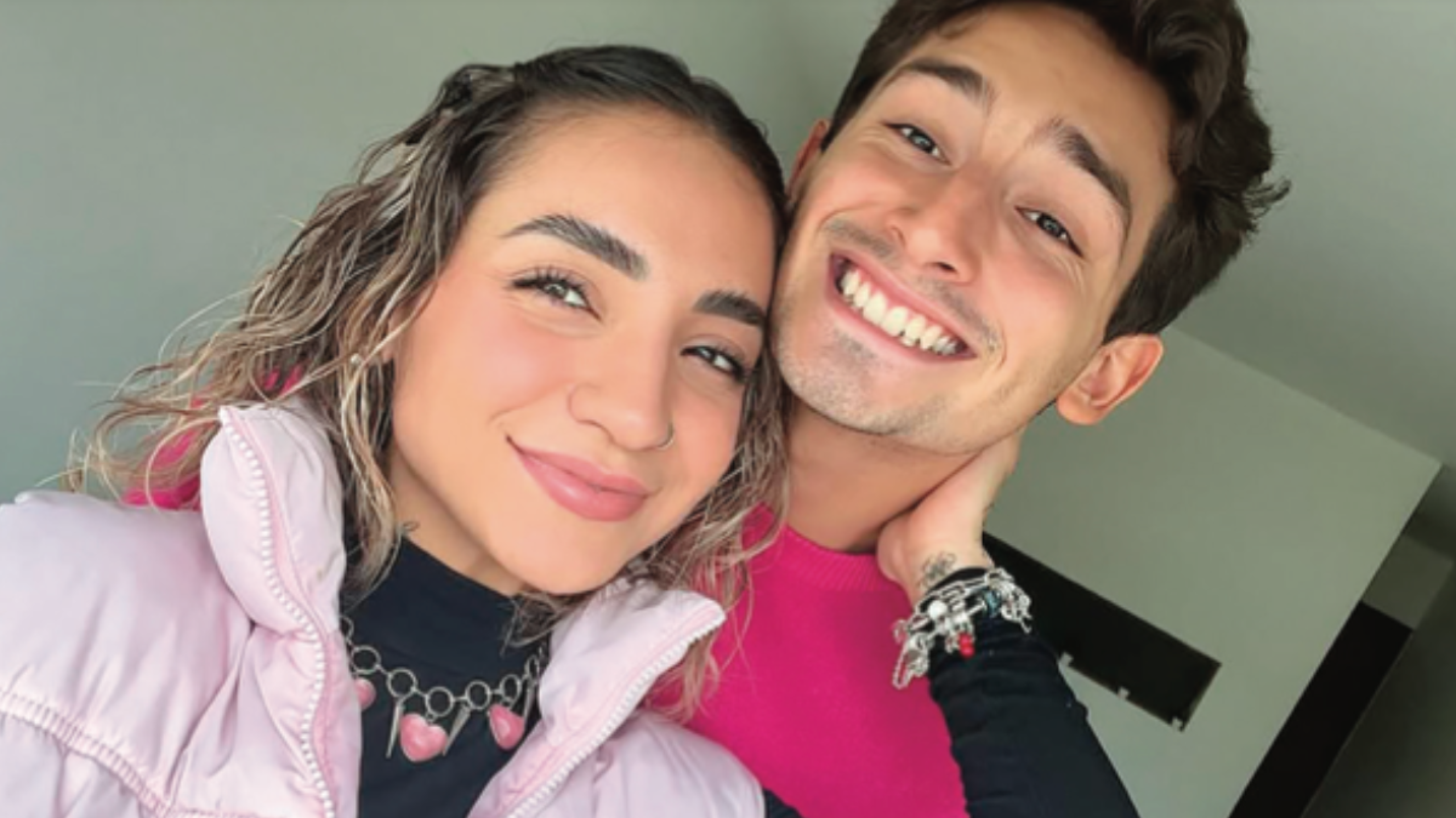 Leslie Gallardo es feliz junto a su novio Marcos Emilio, él controla su ansiedad.png