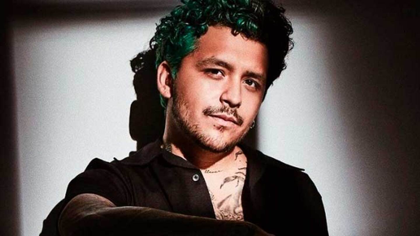 Christian Nodal llama la atención tras escribir tuits raros: "Tú grita socorro"