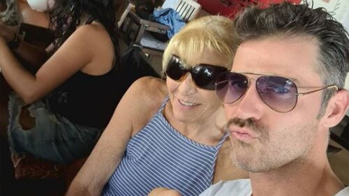 Leonardo García y su mamá.