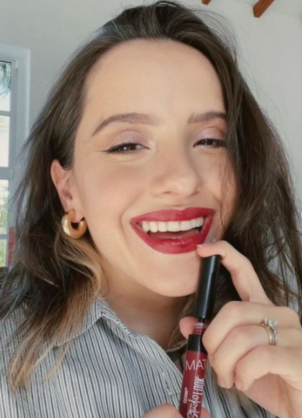 Evaluna luce radiante tras haberse convertido en mamá