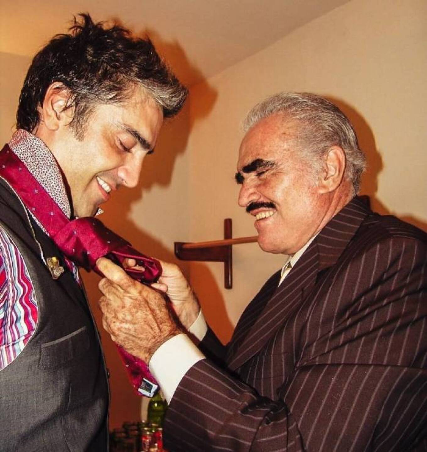 Posee una sólida trayectoria discográfica y ha sido acreedor a dos Grammy Latinos y seis Premios Billboard. Ha logrado vender alrededor del mundo aproximadamente 15 millones de álbumes.