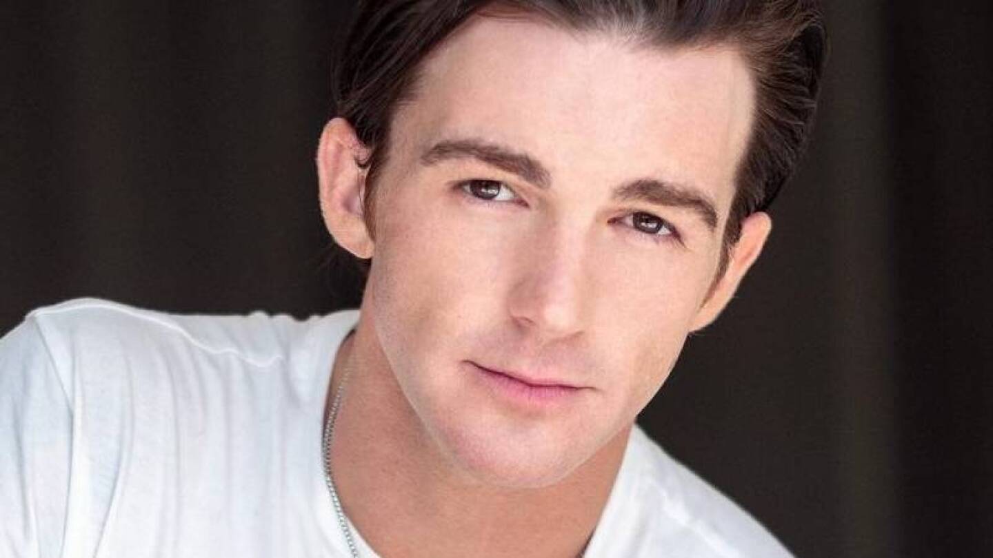 Drake Bell se deja ver con su hijo