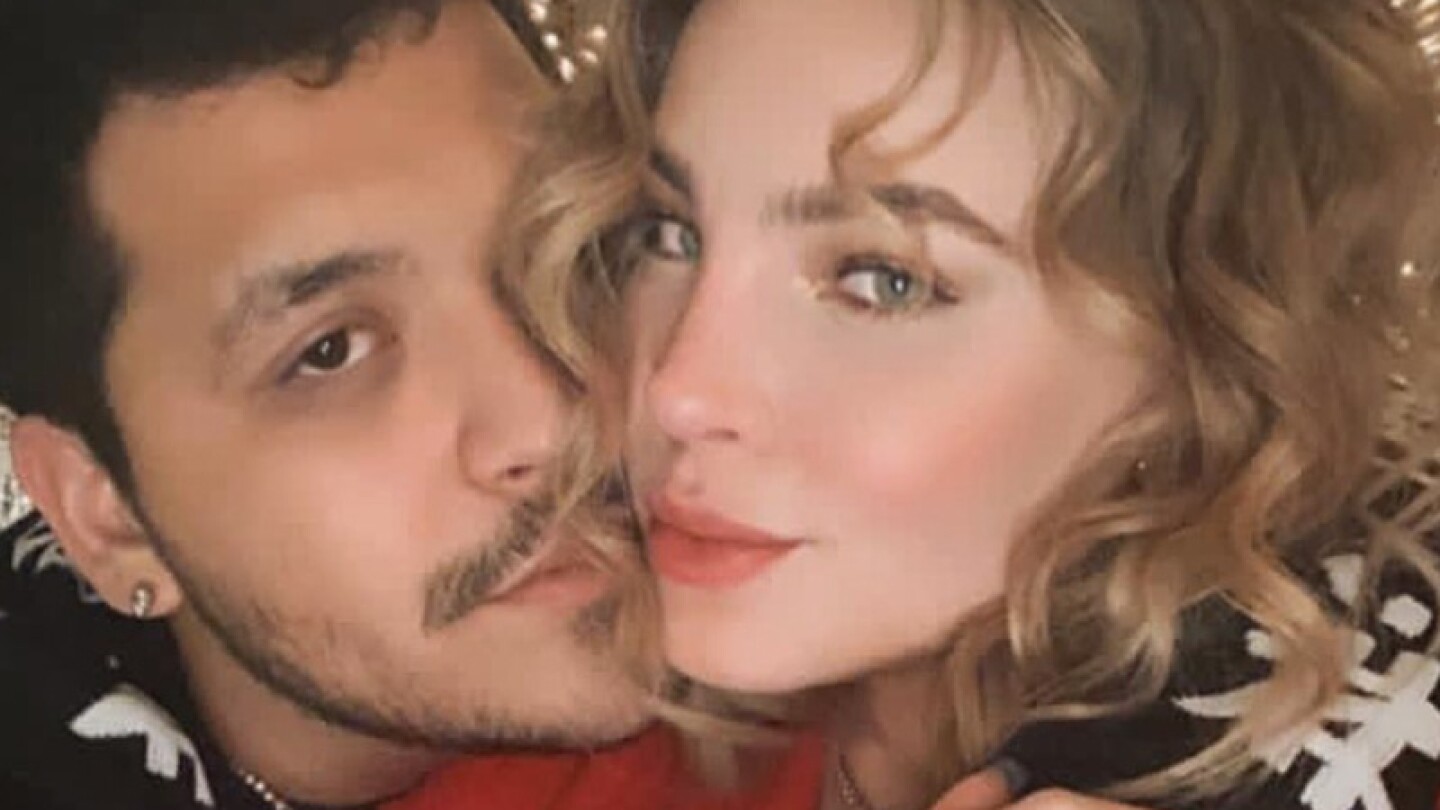 Belinda le da espeluznante regalo a Nodal