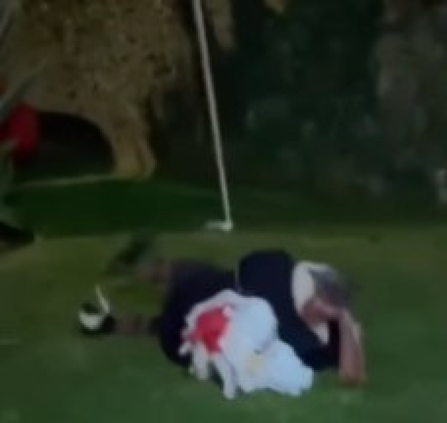 Alejandro Fernández se le va con todo a una piñata de Santa Claus en una posada ¿Scrooge eres tú?