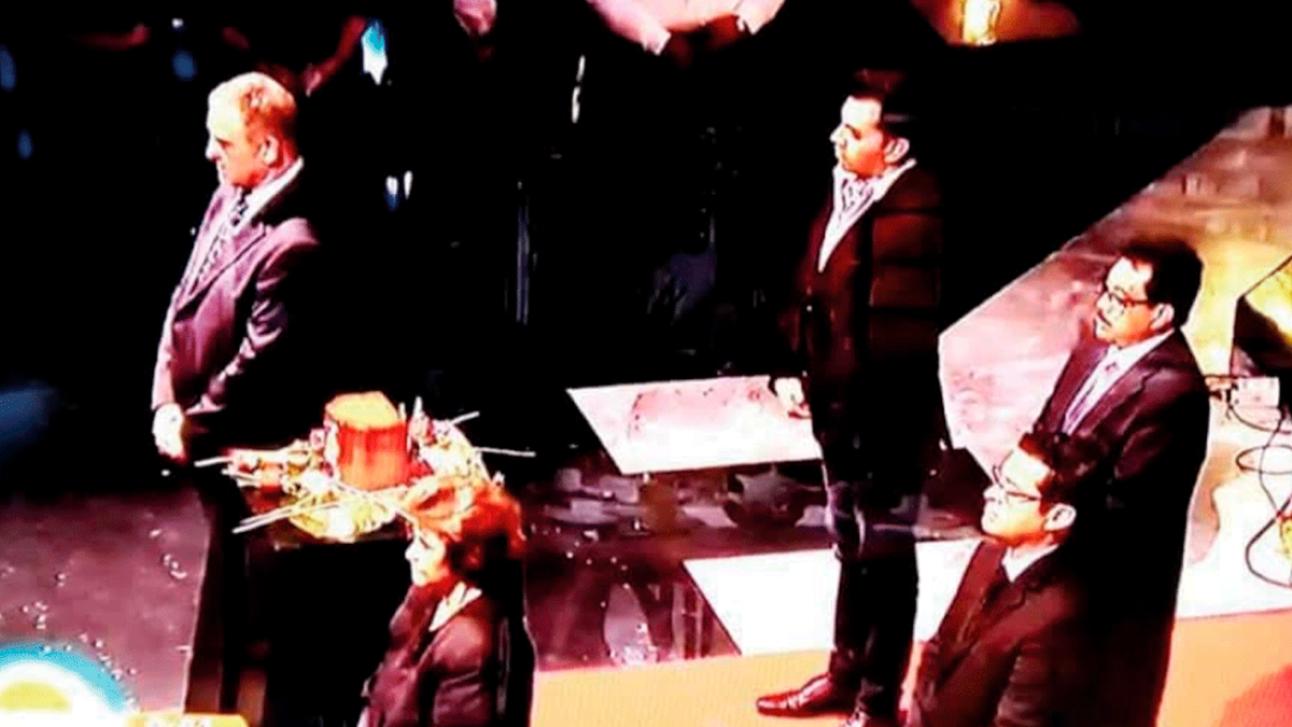 Carlos Alberto Calderón en el funeral de Juan Gabriel, hace varios años
