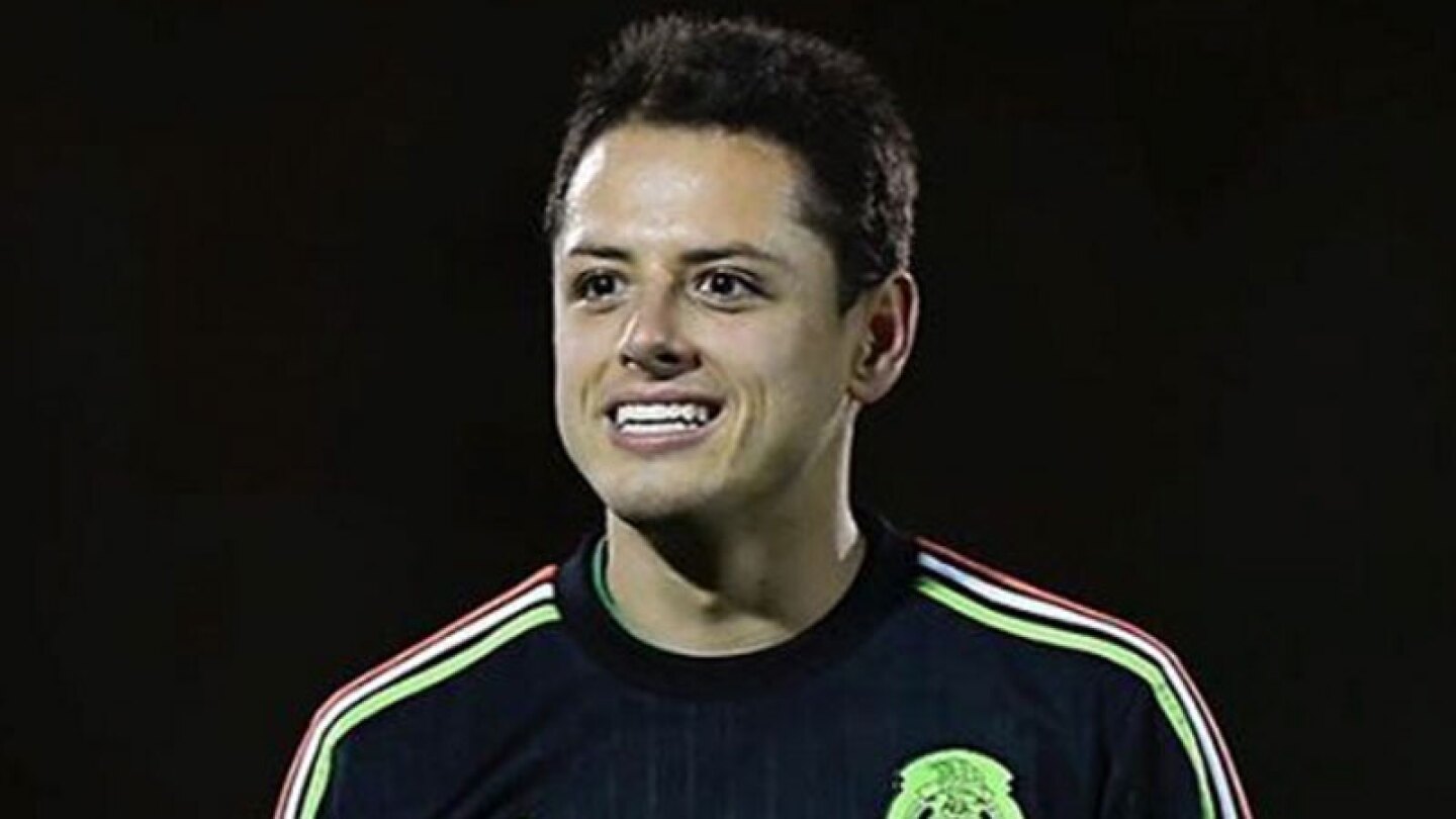 Chicharito se burla de Lucía Villalón con cruel serenata.