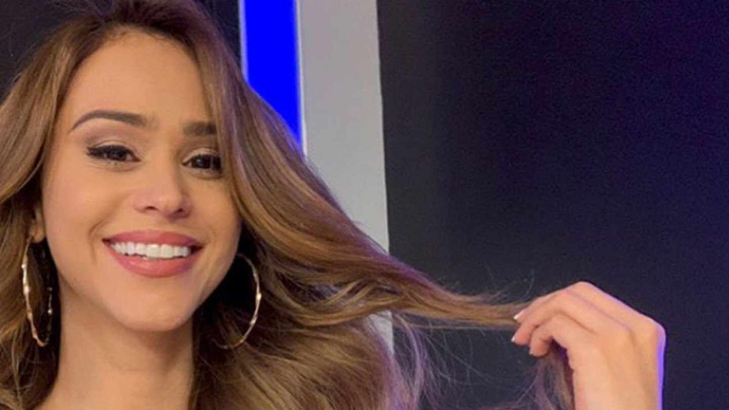 Yanet García remarca toda su retaguaria en asfixiante vestuario de víbora 