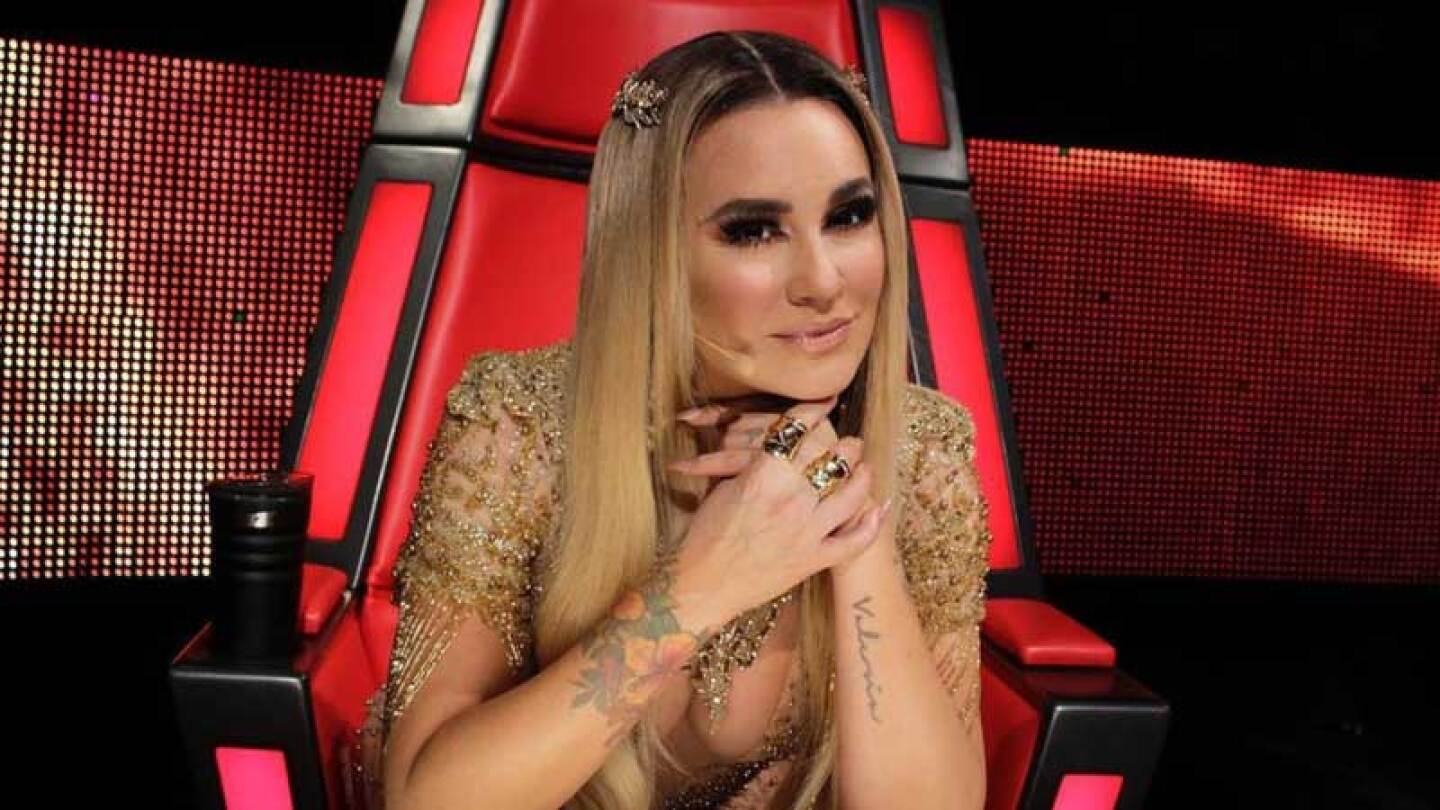 Melina y Ale Soto sorprendieron con un beso