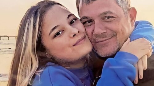 Hija de Alejandro Sanz luce espectacular posando en bikini.