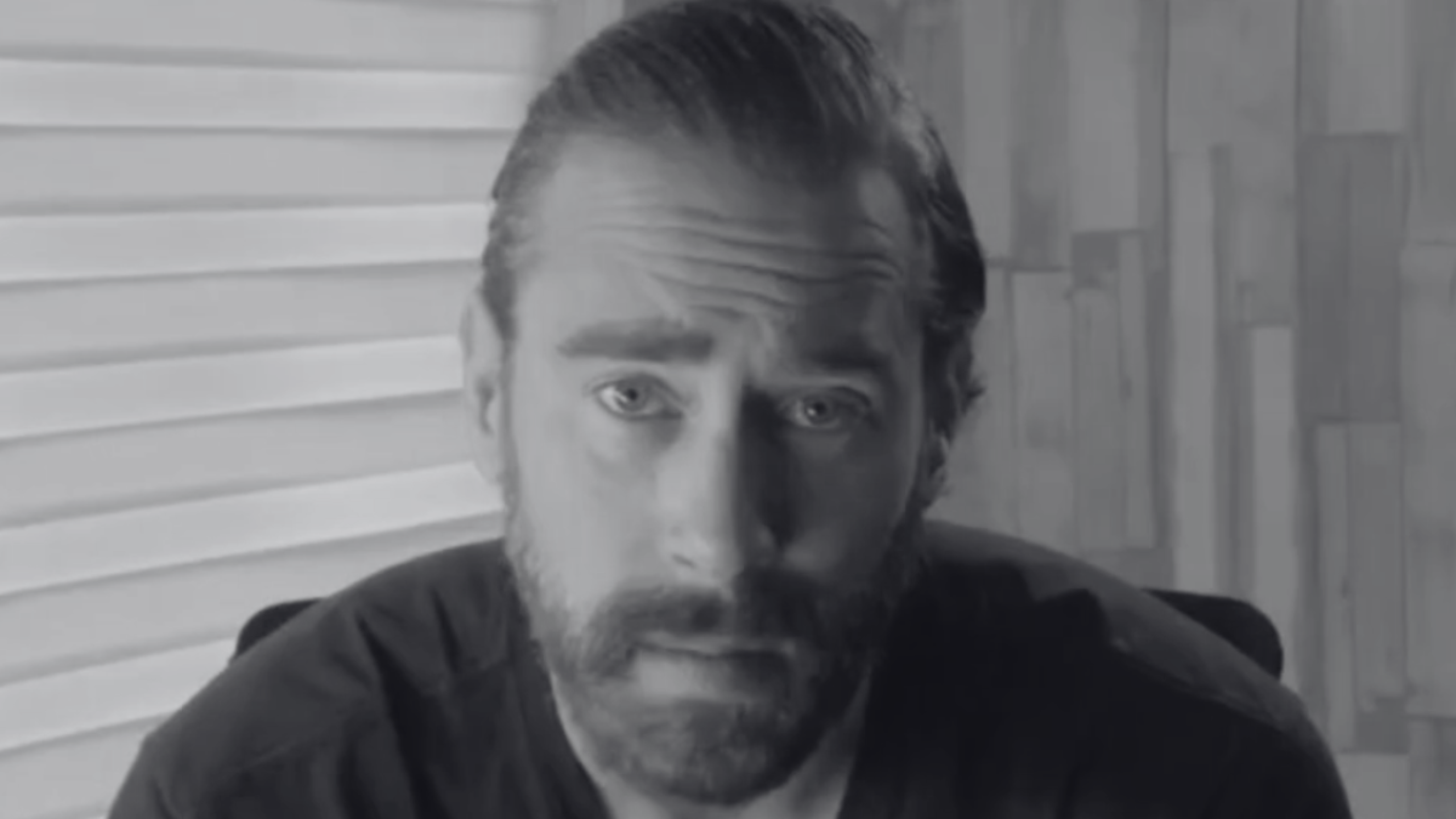 Carlos de la Mota enfrenta la muerte de un ser querido.png