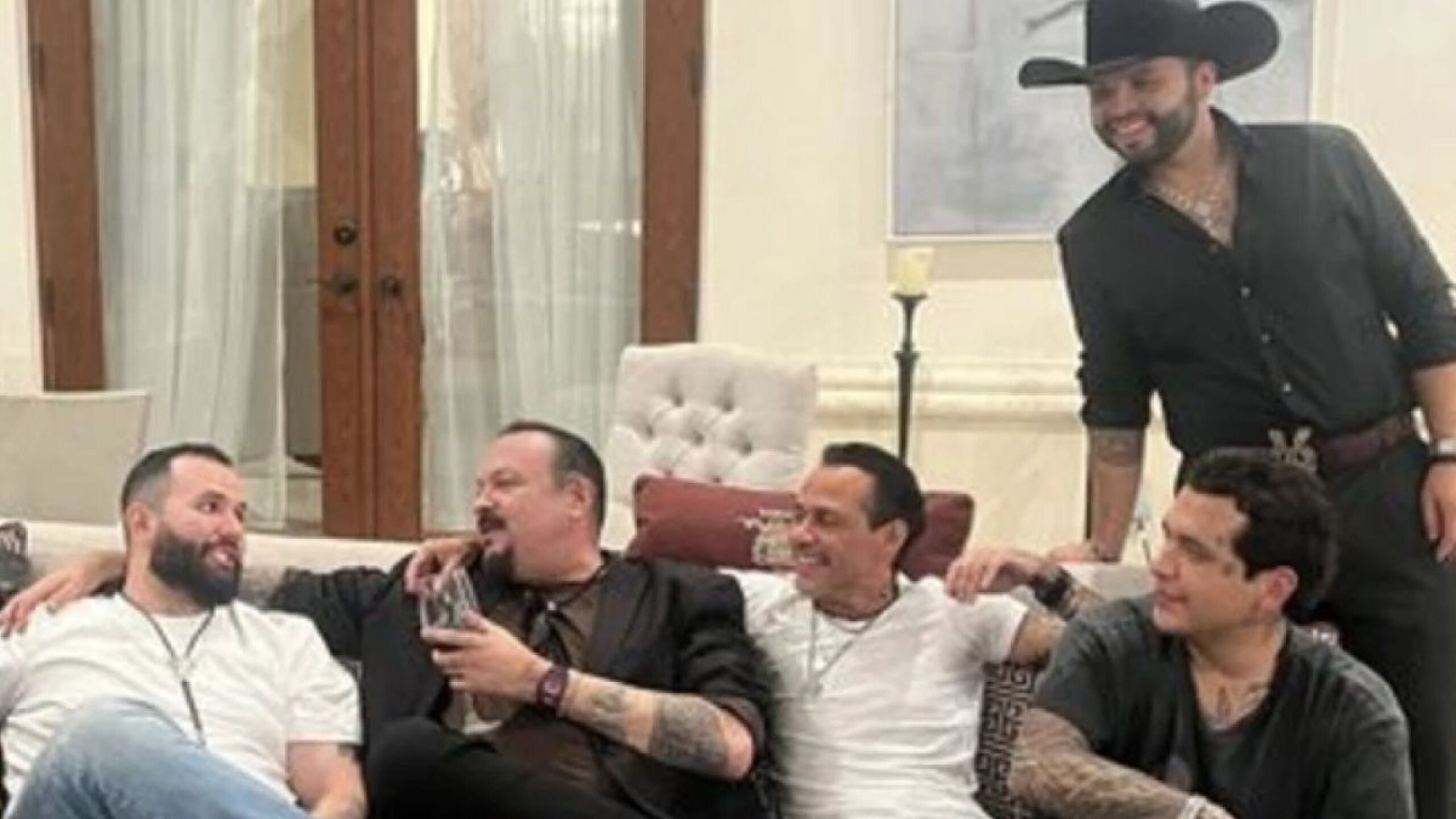 Christian Nodal, Marc Anthony, Carín León y Leonardo Aguilar.