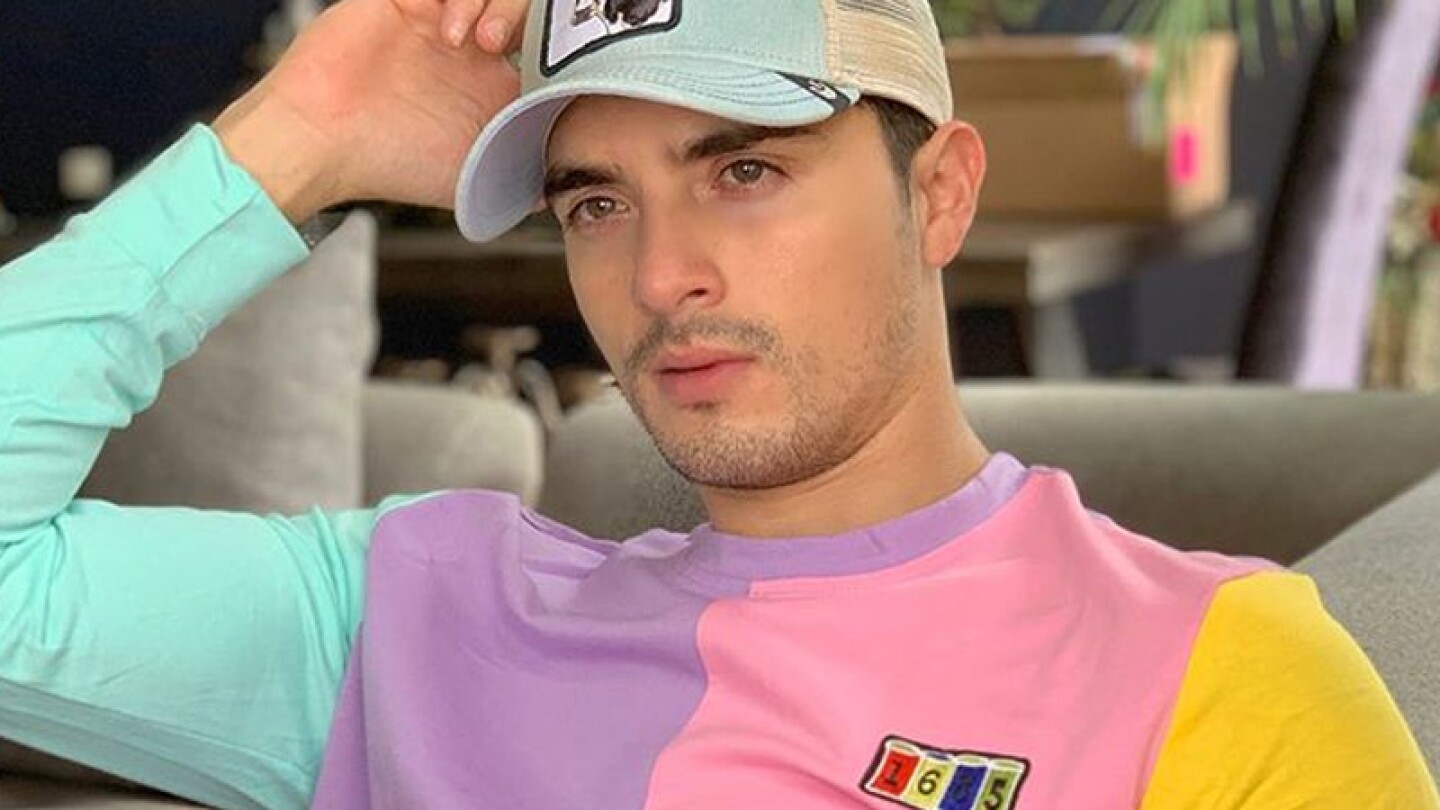 Christian Estrada se tatúa logo de Guerreros