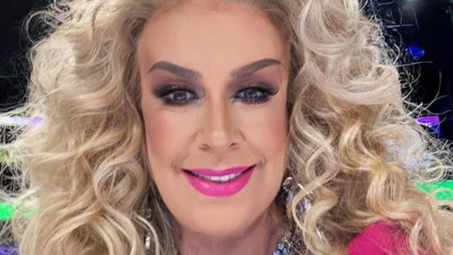 Abuelita de Thalía regresa al hospital por anemia