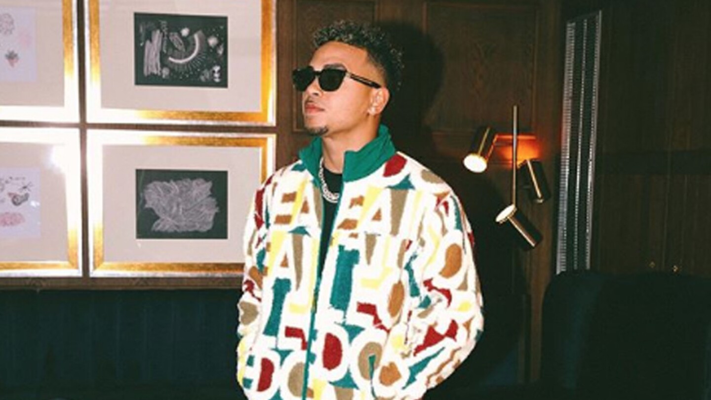 Ozuna se compromete con la madre de sus hijos tras ocho años de relación